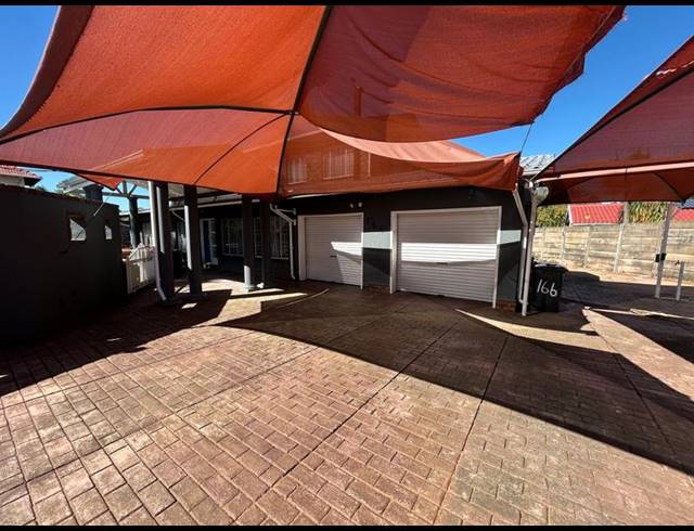 5 BEDROOM HOUSE FOR SALE IN DORINGKLOOF